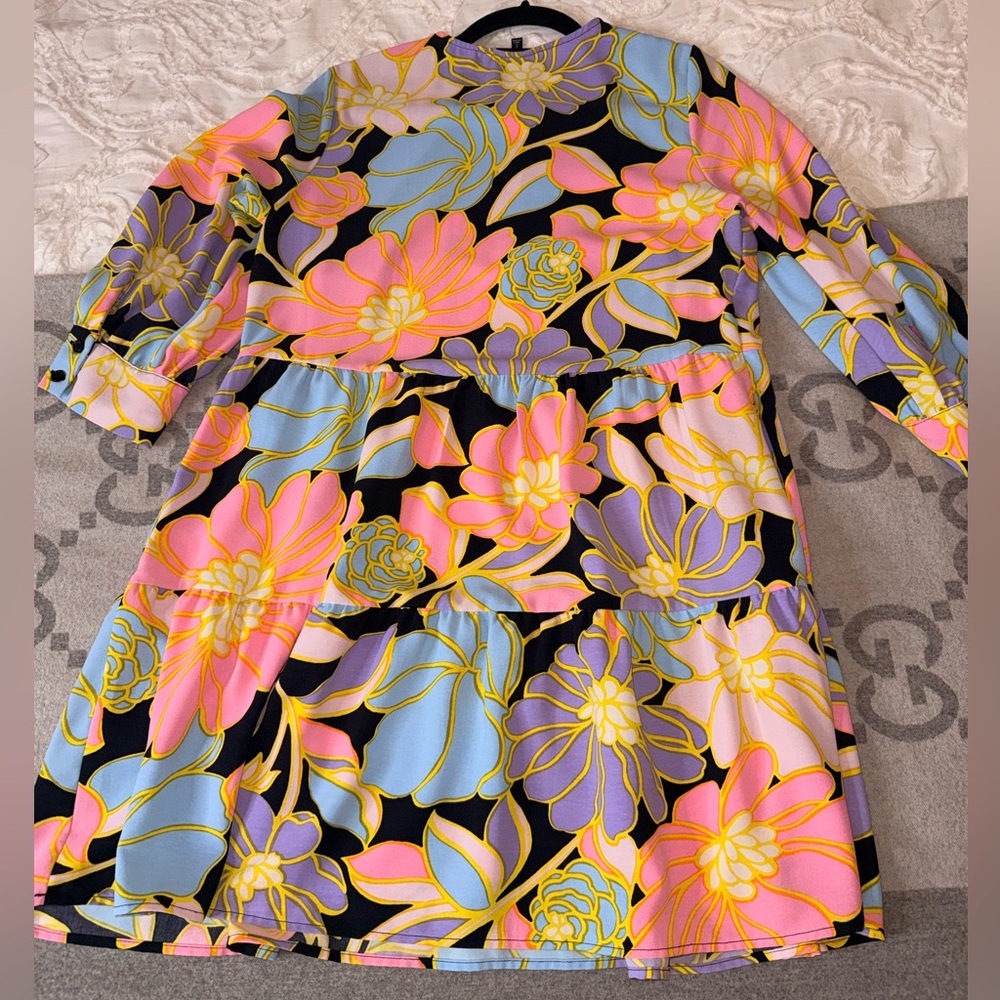 Who What Wear Bright Floral Black Shift Dress - Picture 13 of 13